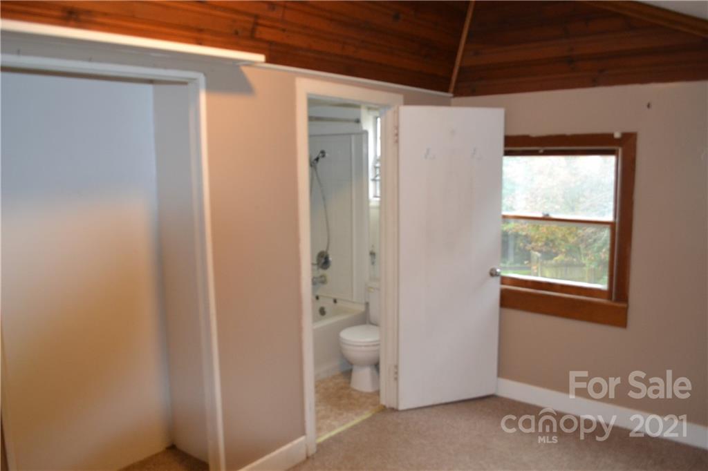 31 Fair Drive Candler NC 28715