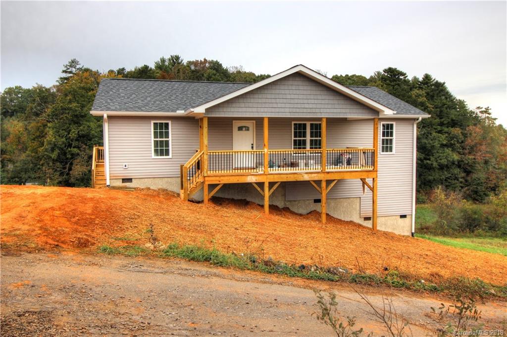18 Old Chapman Place Leicester NC 28748