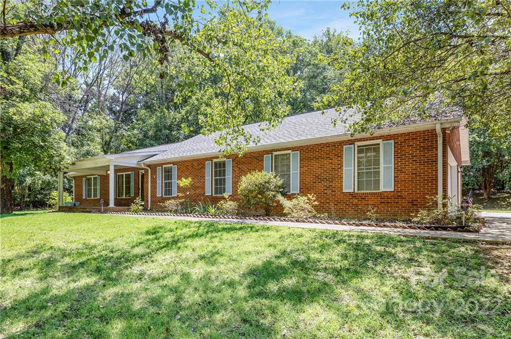 8019 Westbourne Drive Charlotte NC 28216