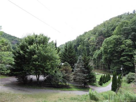 2245 Roaring Fork Road Mars Hill NC 28754