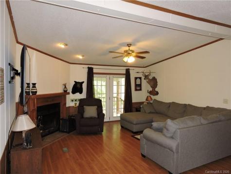 2245 Roaring Fork Road Mars Hill NC 28754
