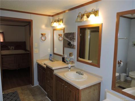 2245 Roaring Fork Road Mars Hill NC 28754