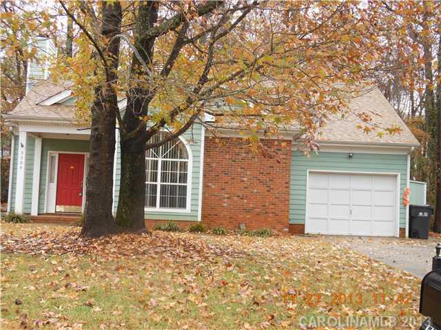 5504 Ashbluff Court Charlotte NC 28216