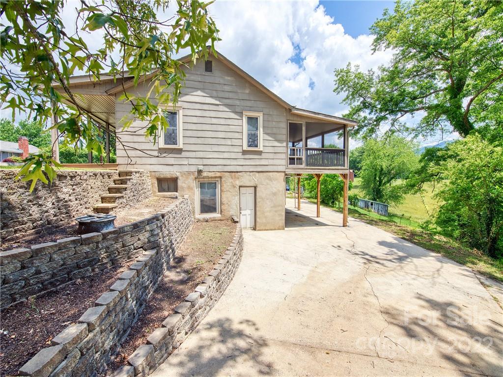 986 Newfound Street Canton NC 28716