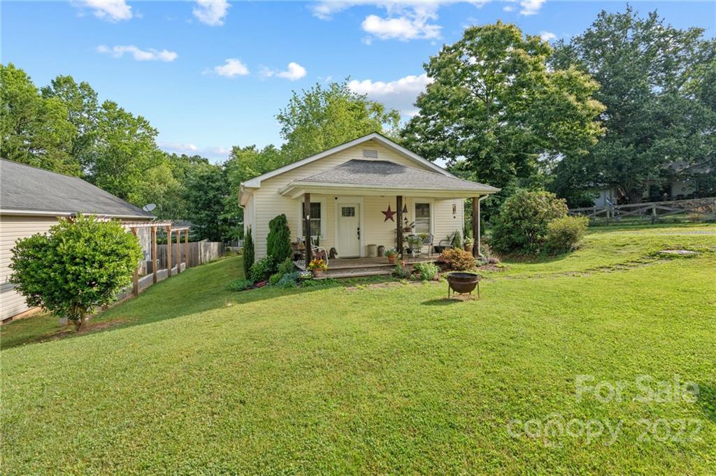136 Round Top Road Asheville NC 28803