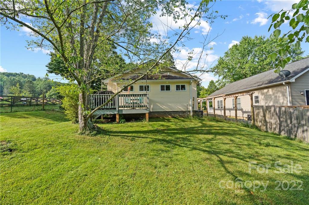 136 Round Top Road Asheville NC 28803
