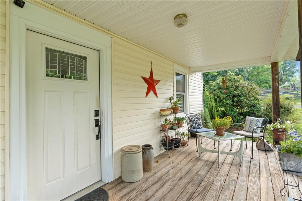 136 Round Top Road Asheville NC 28803