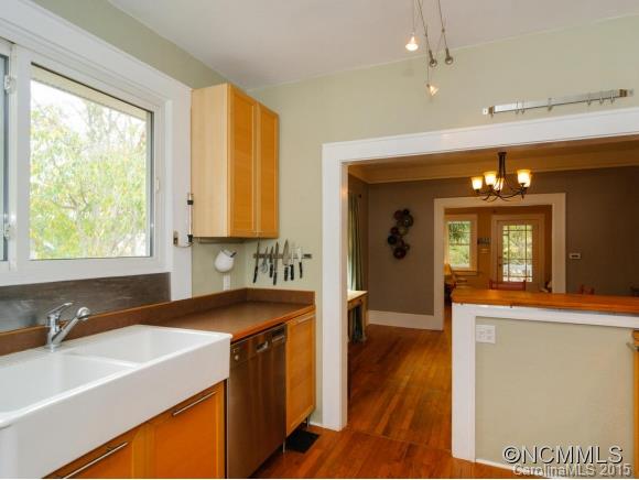 11 Tarpon Avenue Asheville NC 28806