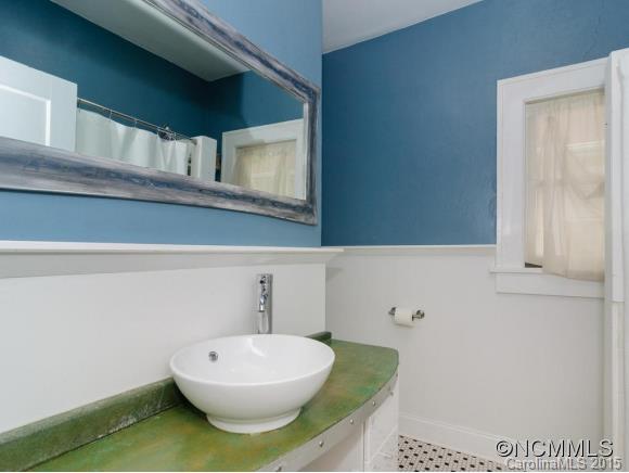 11 Tarpon Avenue Asheville NC 28806