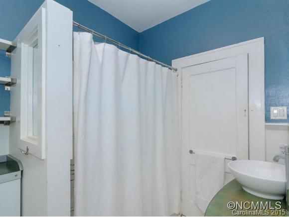 11 Tarpon Avenue Asheville NC 28806