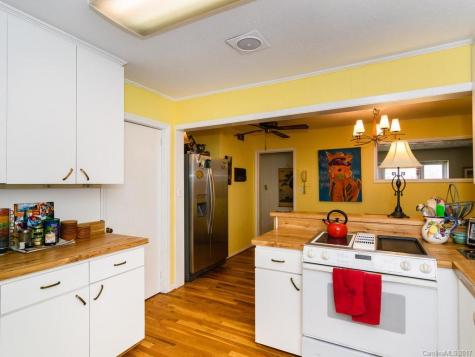 18 Wilburn Road Asheville NC 28806