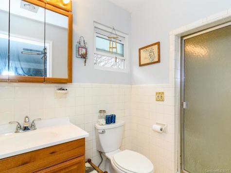 18 Wilburn Road Asheville NC 28806