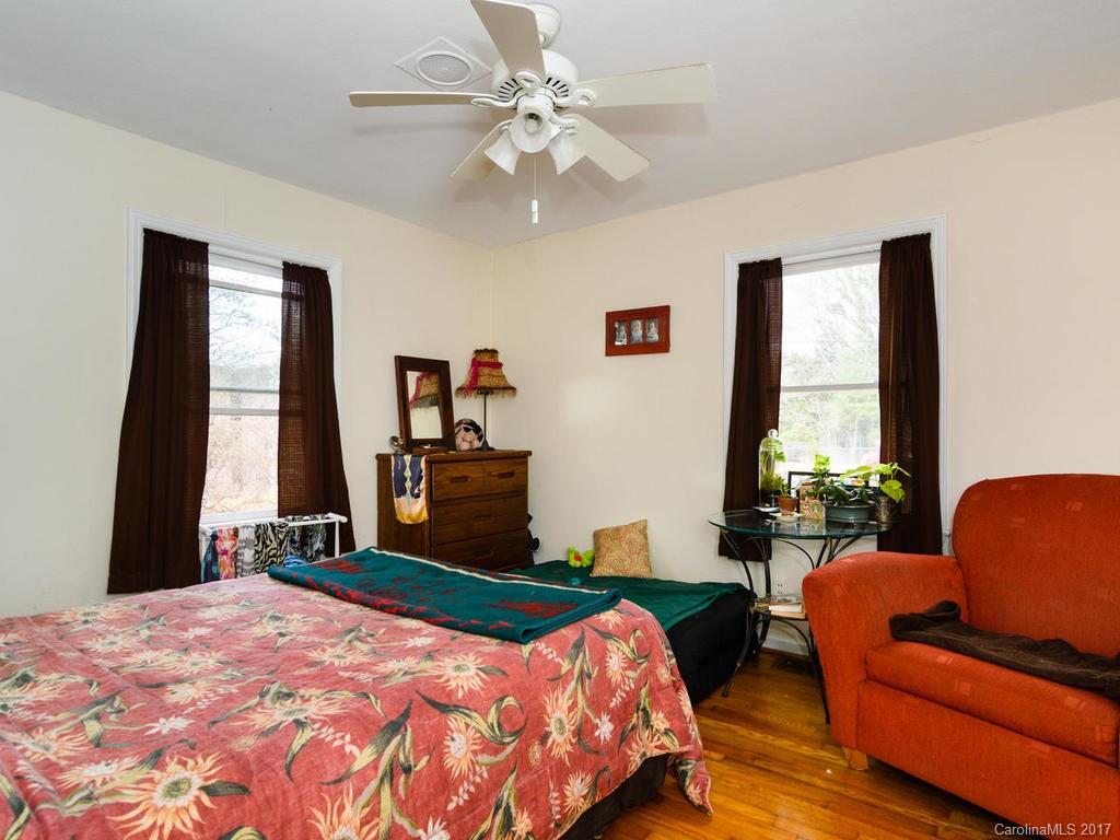 18 Wilburn Road Asheville NC 28806