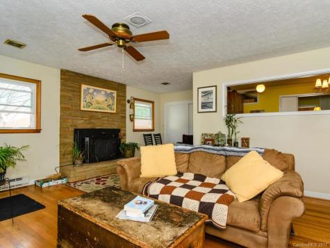 18 Wilburn Road Asheville NC 28806