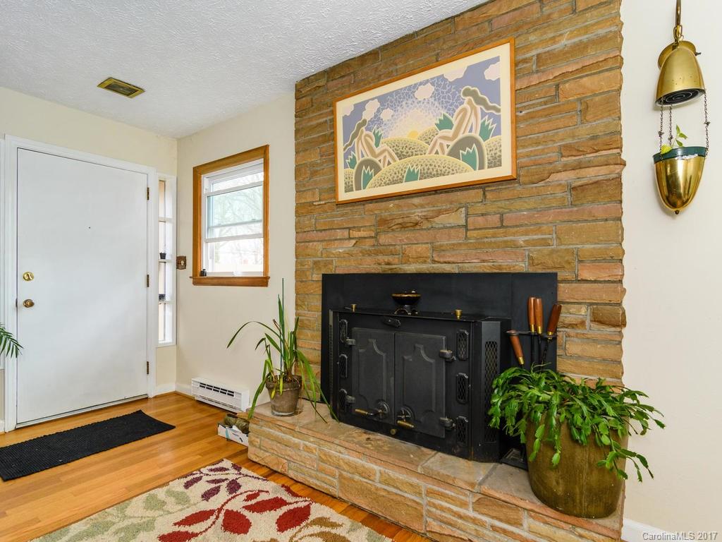 18 Wilburn Road Asheville NC 28806