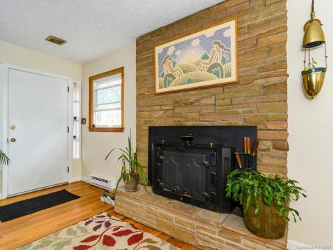 18 Wilburn Road Asheville NC 28806