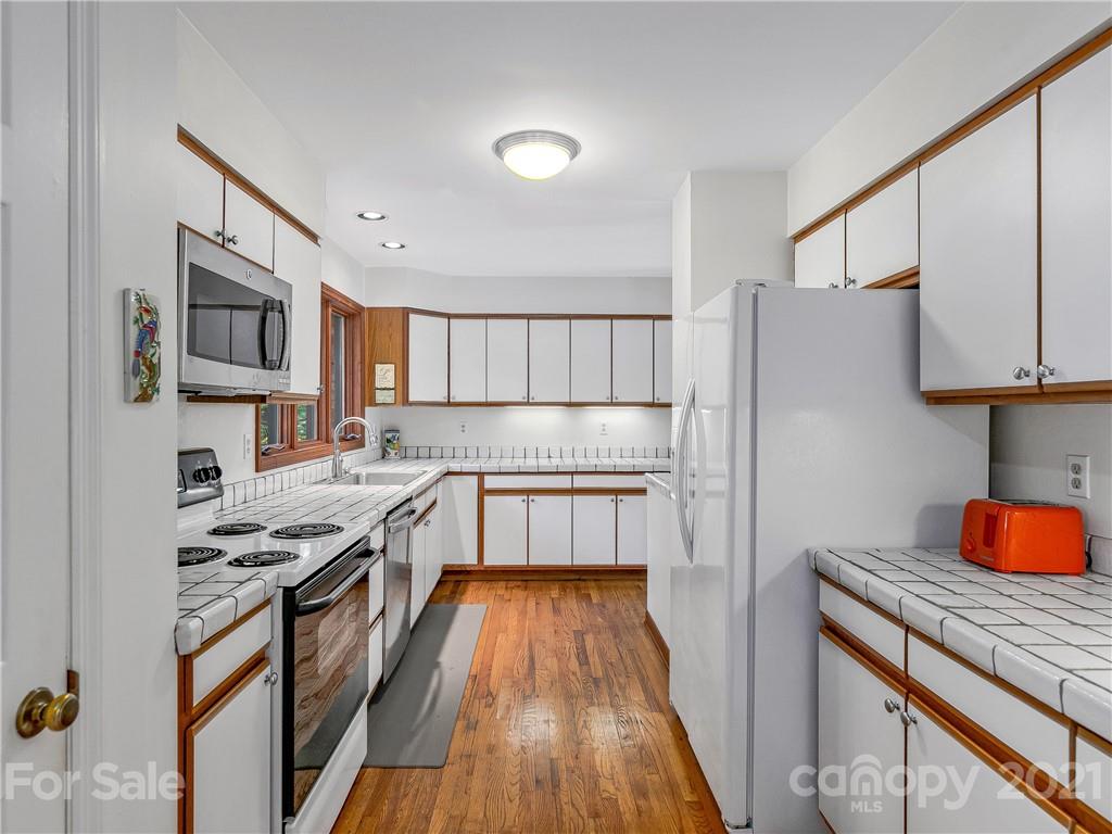 323 Cedar Crest Drive Asheville NC 28803