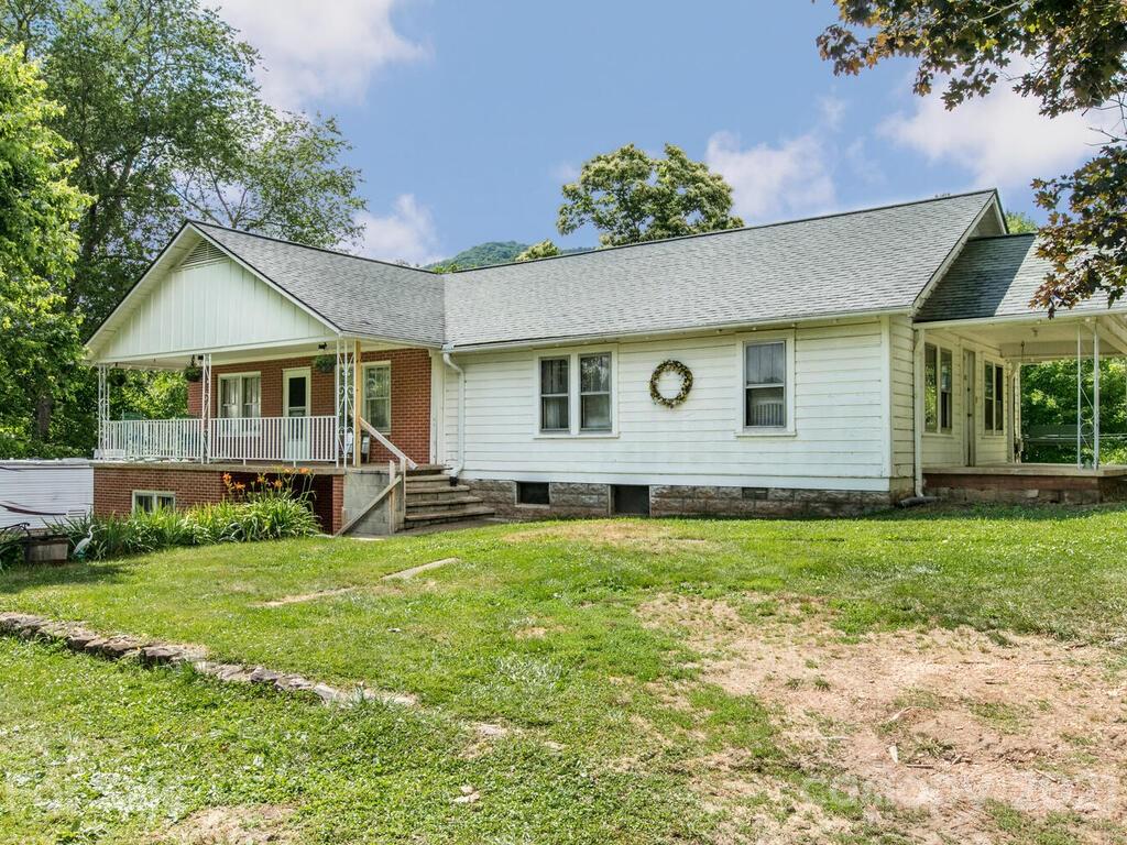 313 Peters Cove Road Waynesville NC 28786
