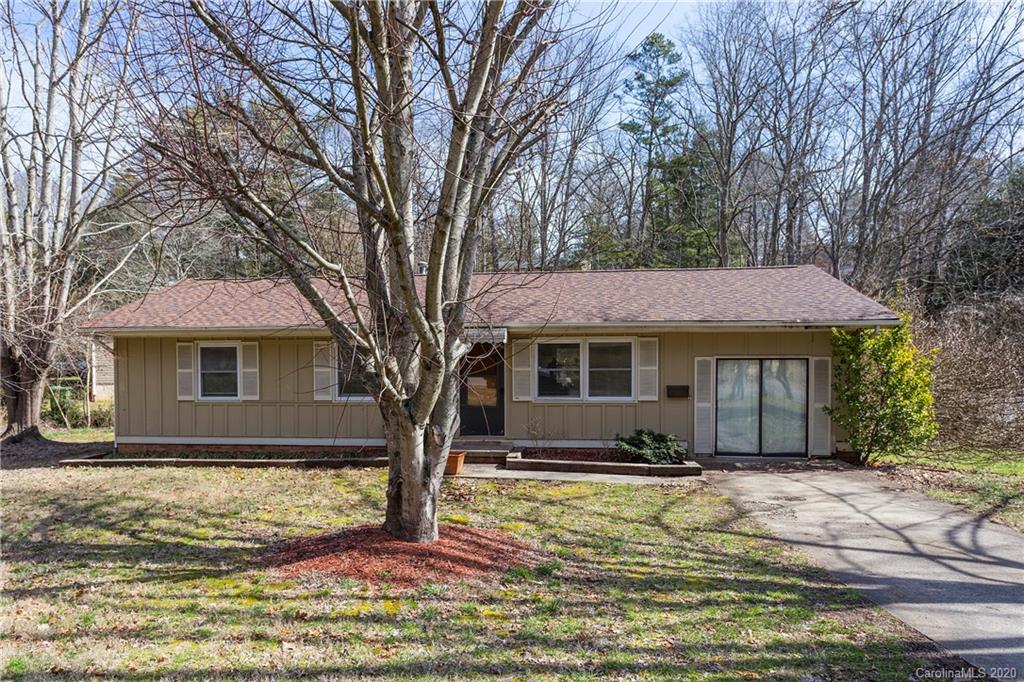 28 Lancelot Lane Asheville NC 28806