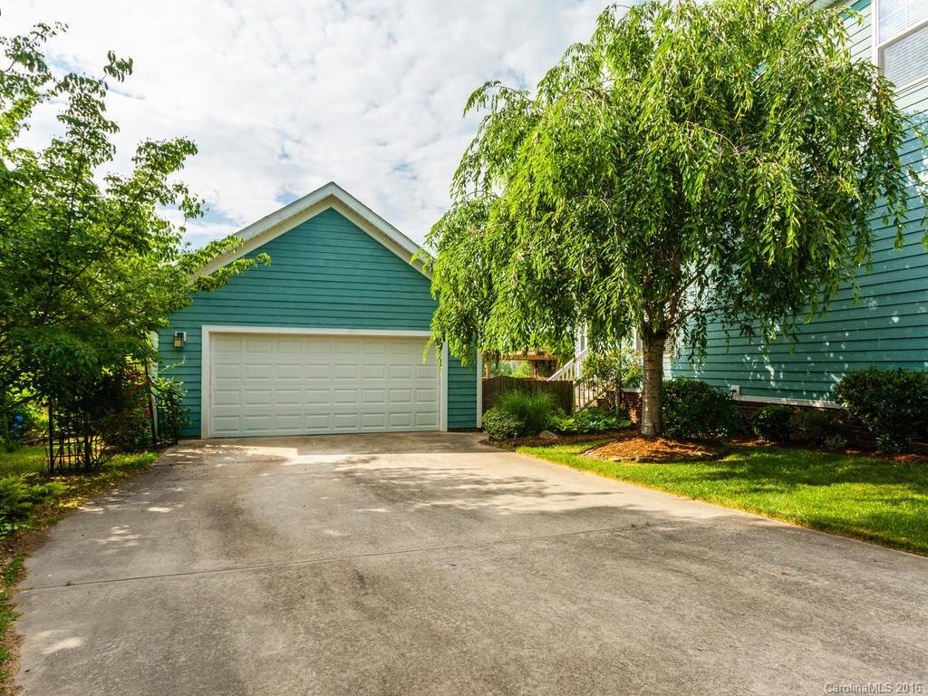 163 Carolina Bluebird Loop Arden NC 28704