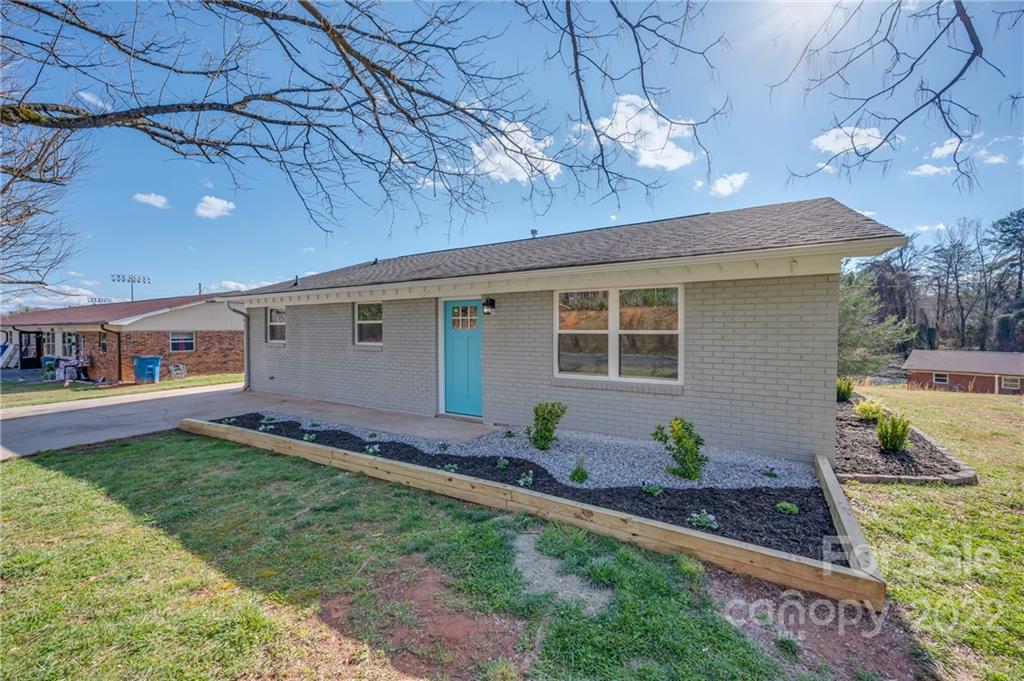 236 Mcdaniel Street Forest City NC 28043