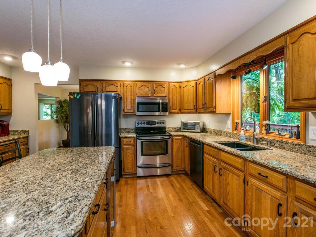 32 Buck Acres Drive Asheville NC 28806