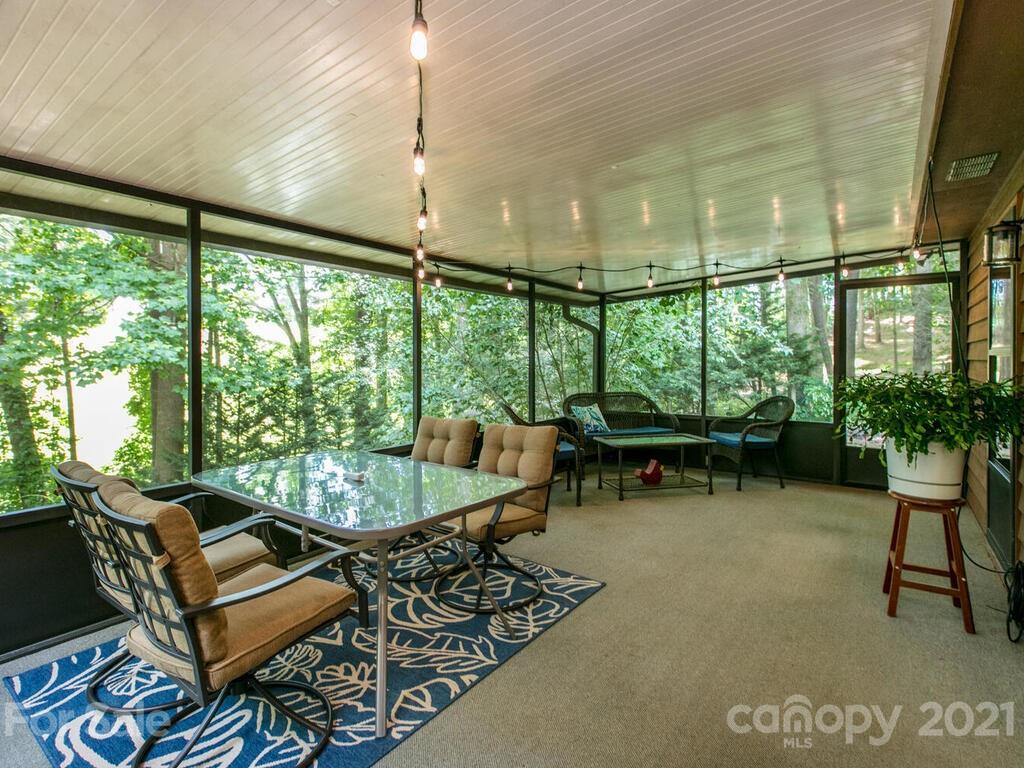32 Buck Acres Drive Asheville NC 28806