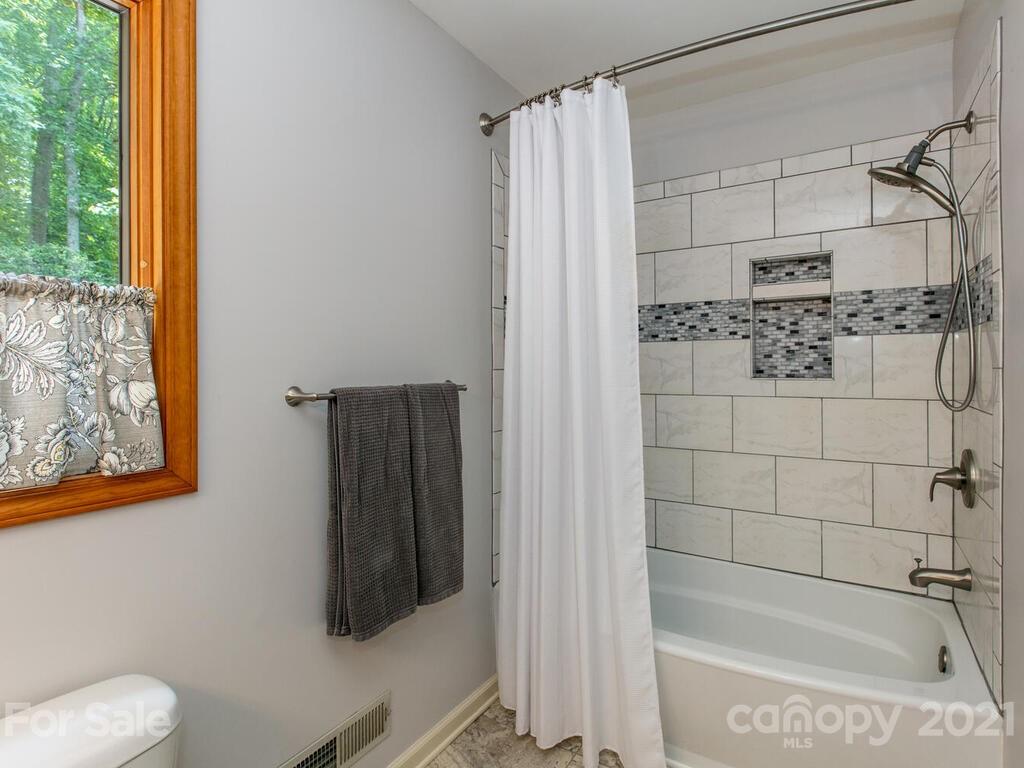 32 Buck Acres Drive Asheville NC 28806