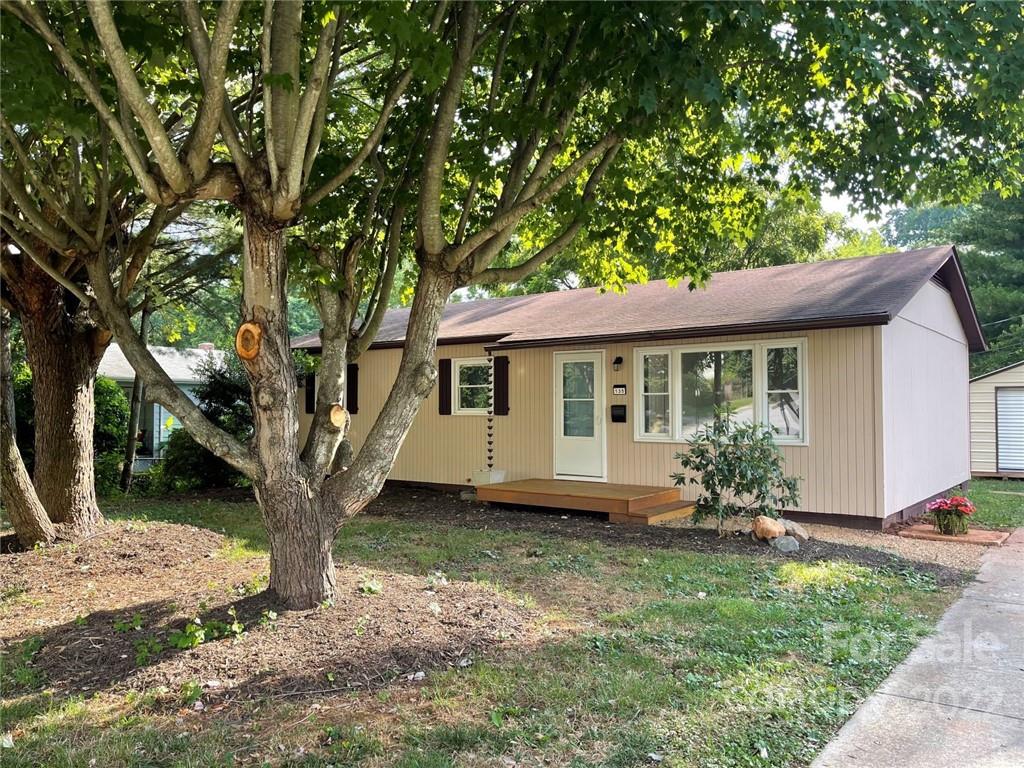 135 S Grove Street Asheville NC 28801