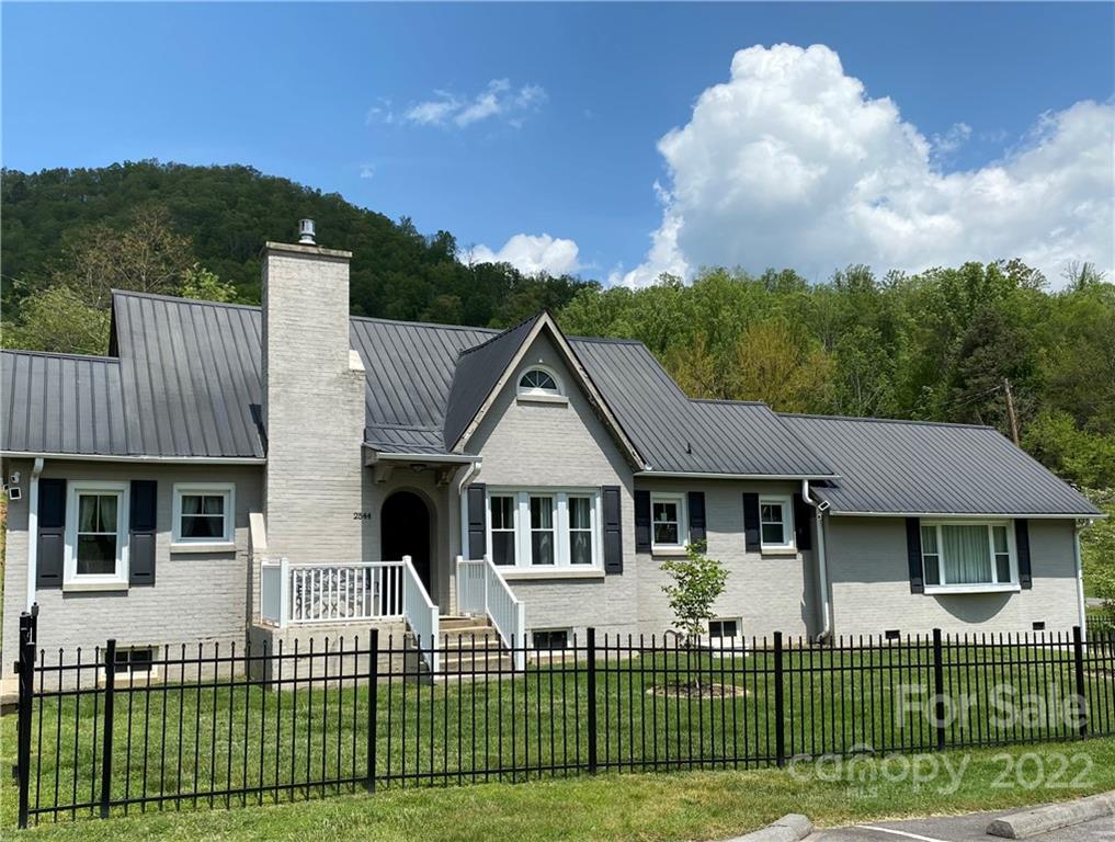 2544 Dellwood Road Waynesville NC 28786