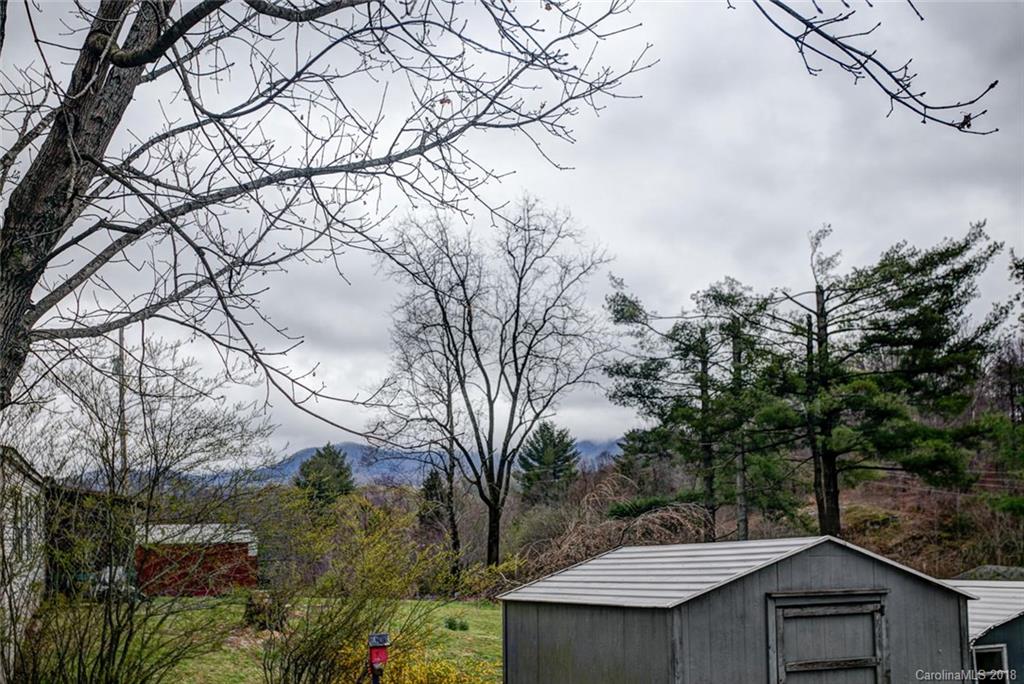 370 Youngs Cove Road Candler NC 28715