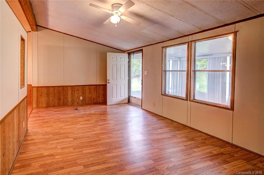 370 Youngs Cove Road Candler NC 28715