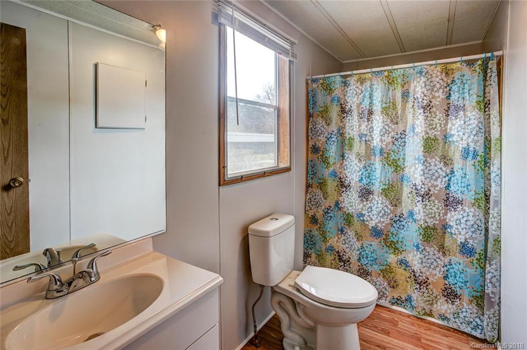 370 Youngs Cove Road Candler NC 28715