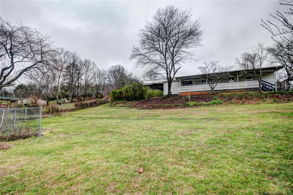 370 Youngs Cove Road Candler NC 28715