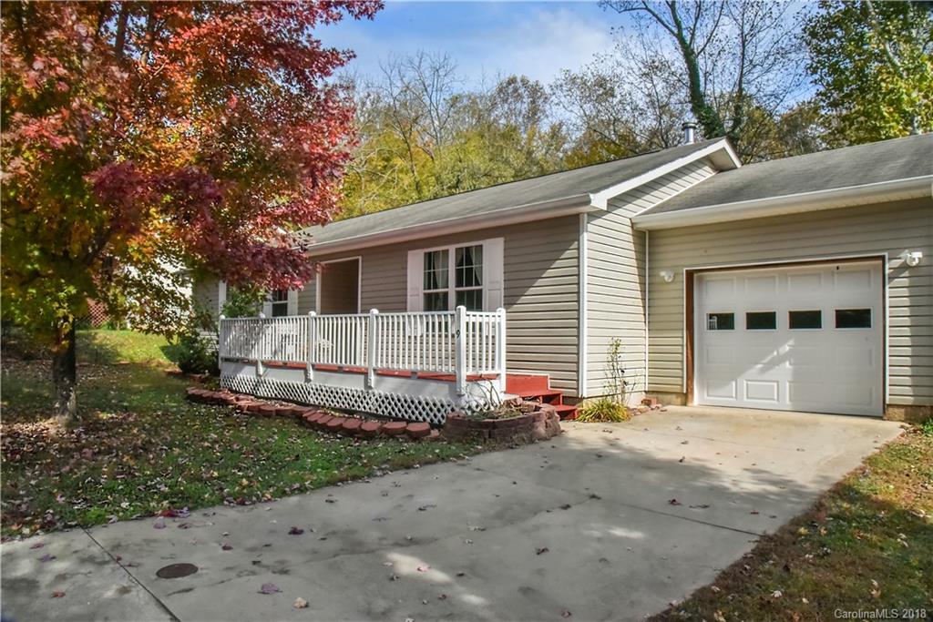 9 Mosers Place Candler NC 28715