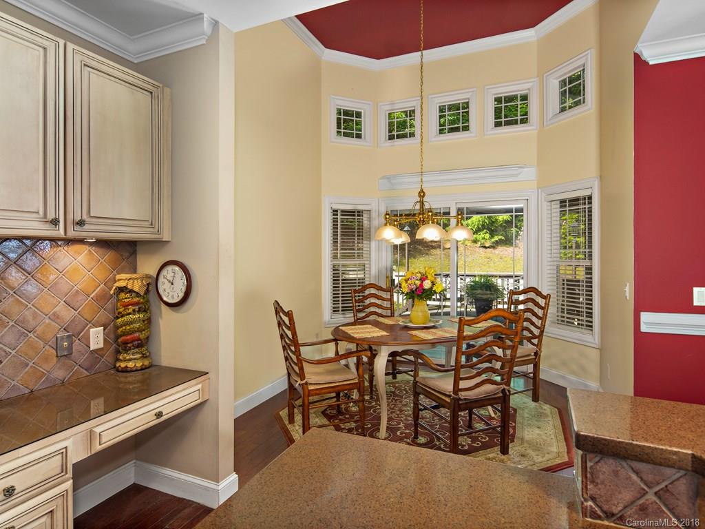 9 Oak Hollow Drive Asheville NC 28805