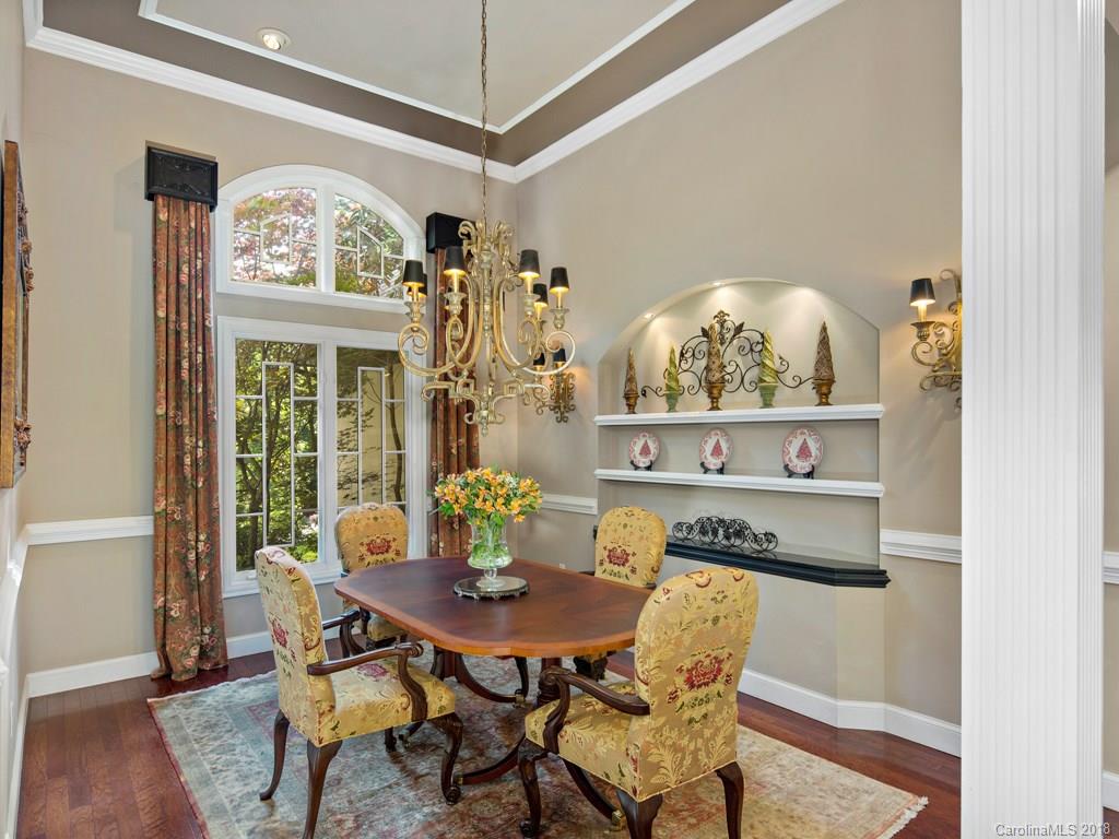 9 Oak Hollow Drive Asheville NC 28805
