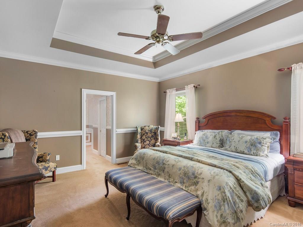9 Oak Hollow Drive Asheville NC 28805