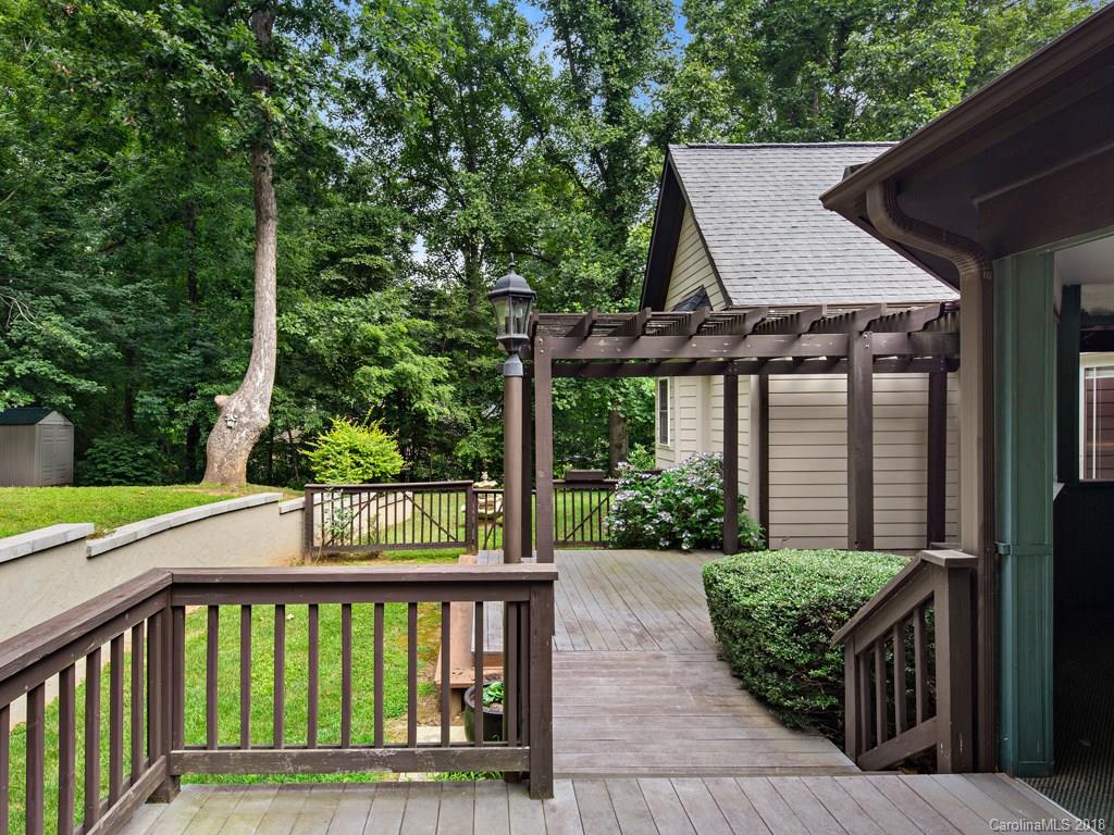 9 Oak Hollow Drive Asheville NC 28805