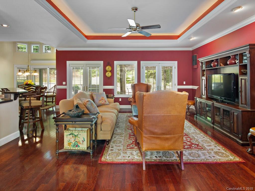 9 Oak Hollow Drive Asheville NC 28805