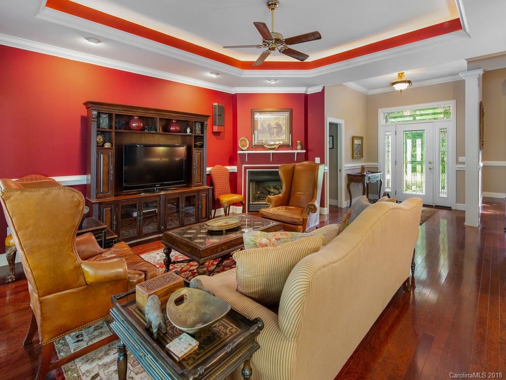 9 Oak Hollow Drive Asheville NC 28805