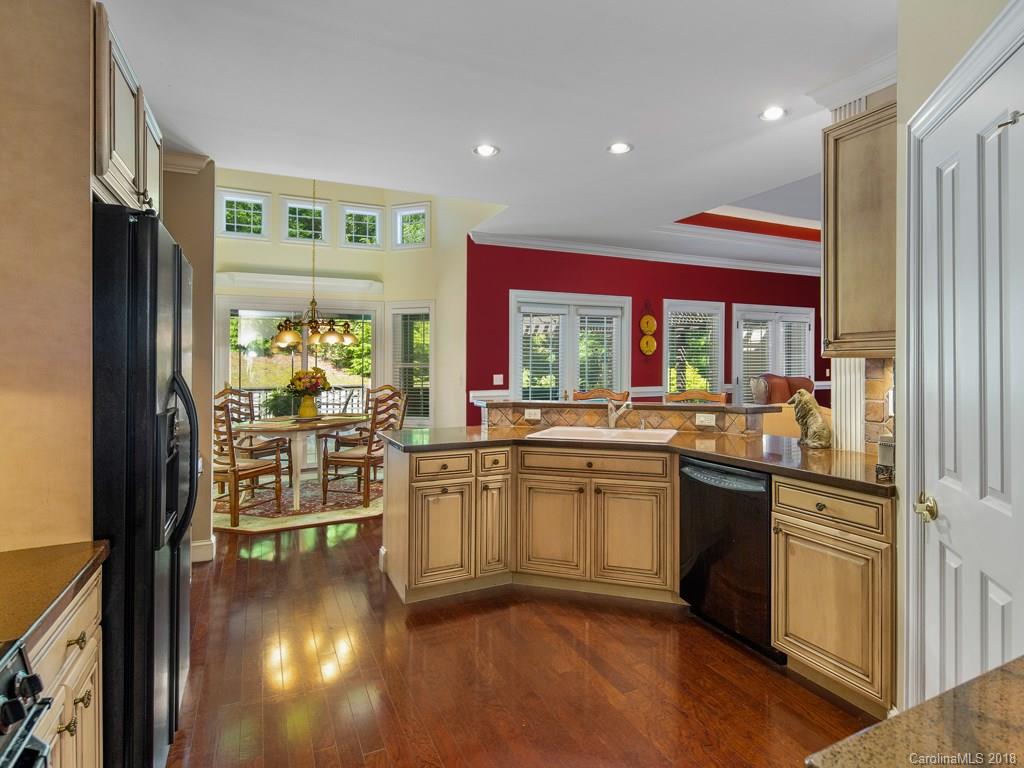 9 Oak Hollow Drive Asheville NC 28805