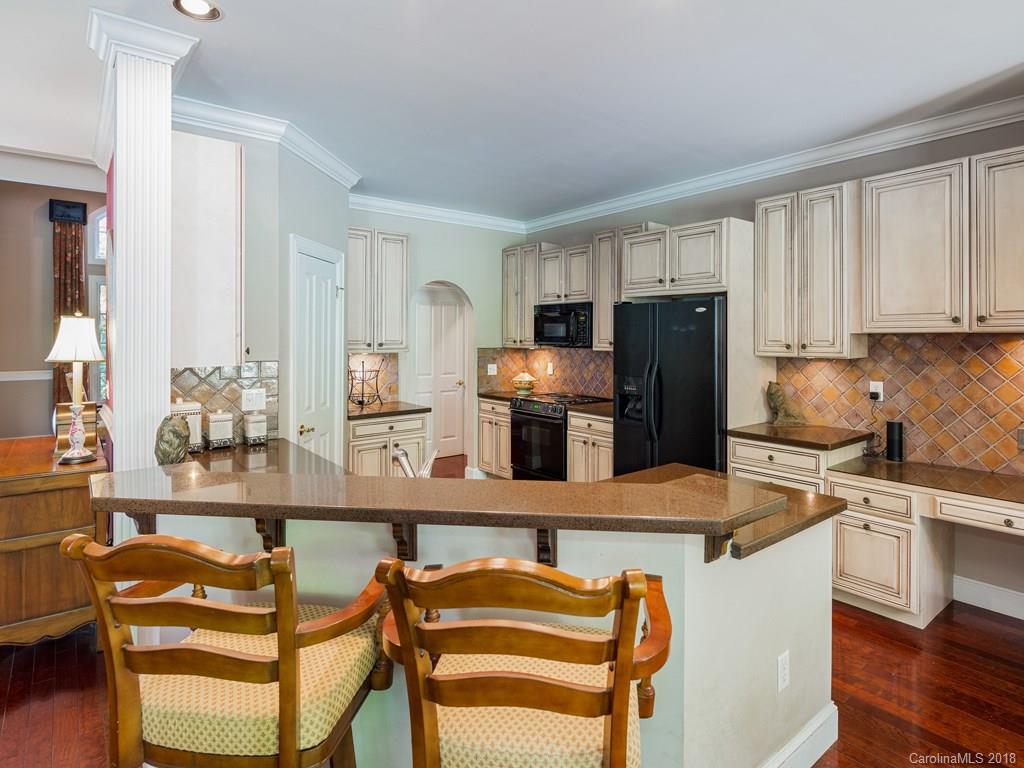 9 Oak Hollow Drive Asheville NC 28805