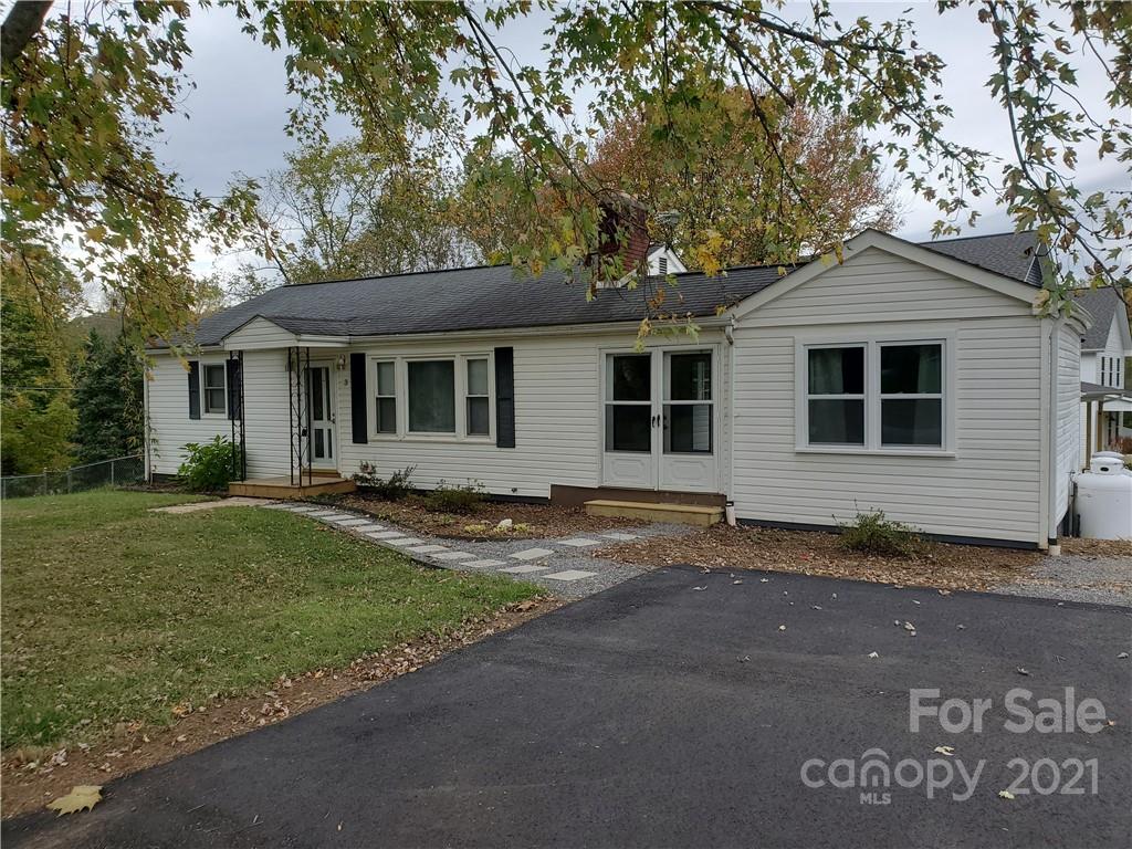 3 Oak Hill Road Candler NC 28715