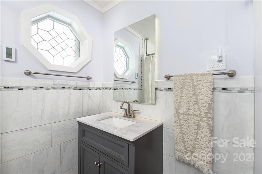 3 Oak Hill Road Candler NC 28715