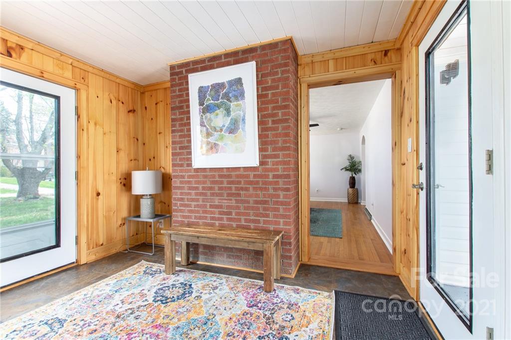 3 Oak Hill Road Candler NC 28715