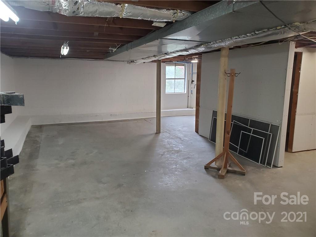 3 Oak Hill Road Candler NC 28715