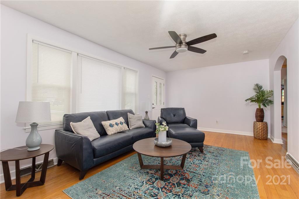 3 Oak Hill Road Candler NC 28715