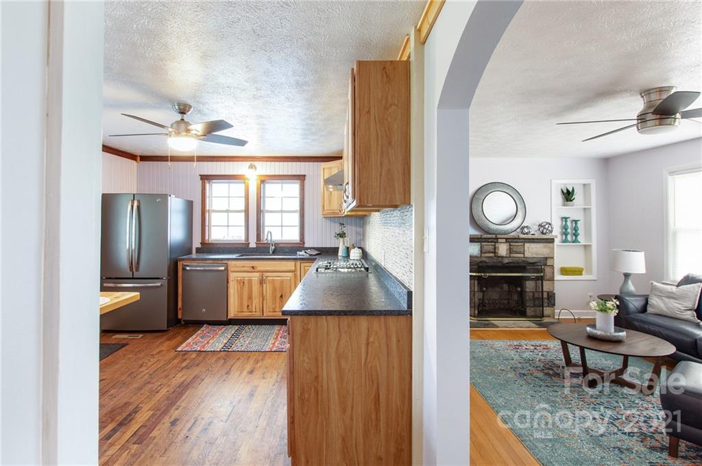 3 Oak Hill Road Candler NC 28715