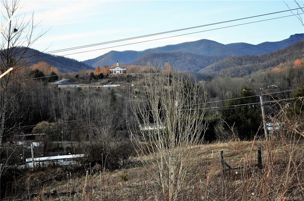 51 Ridgeview Drive Bakersville NC 28705